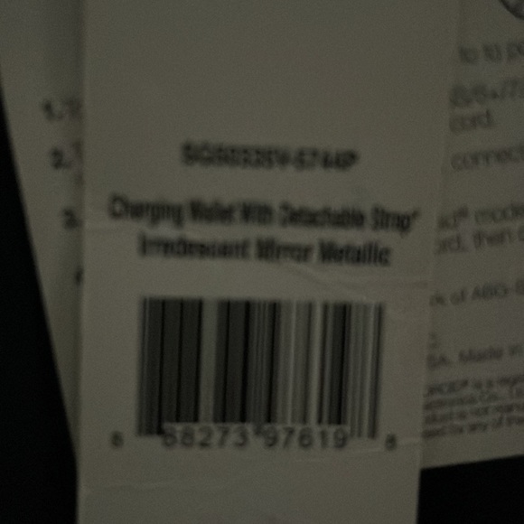 Adrienne Vittadini Charging Wallet - Picture 3 of 3